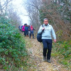 P1170609    Comincia il tratto in discesa su fondo irregolare.